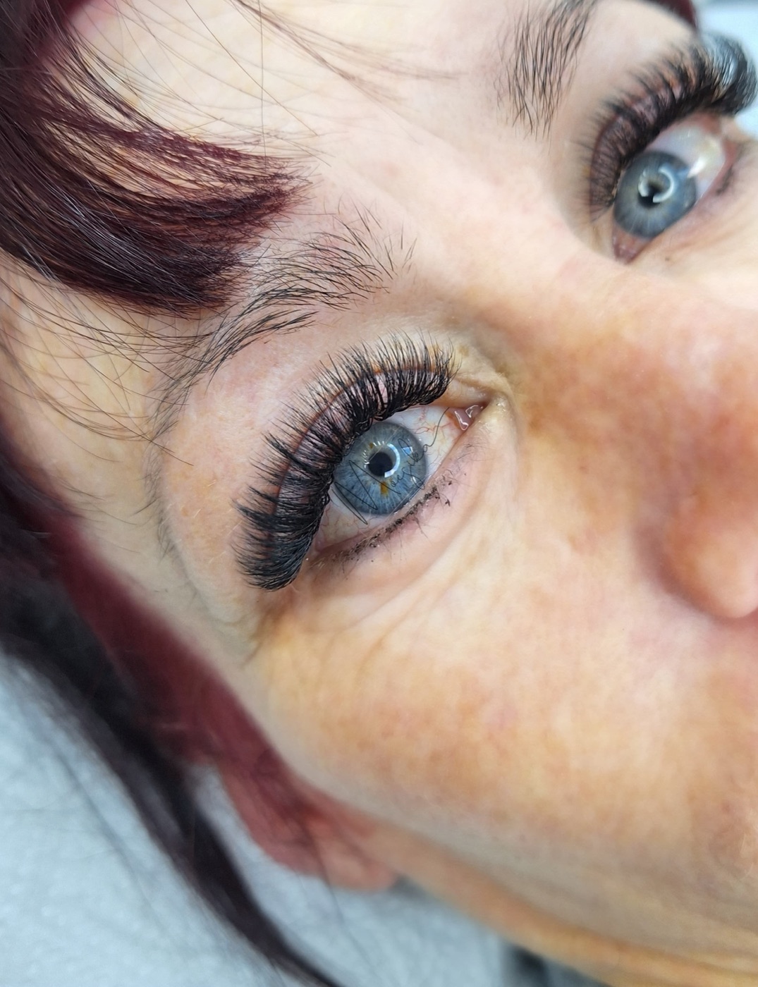 Volume lashes blue eyes